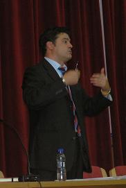 20061103200734-javier-charla.jpg
